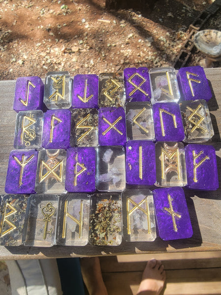 Hekate rune set