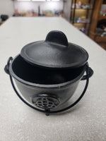 Large triquetra cauldron