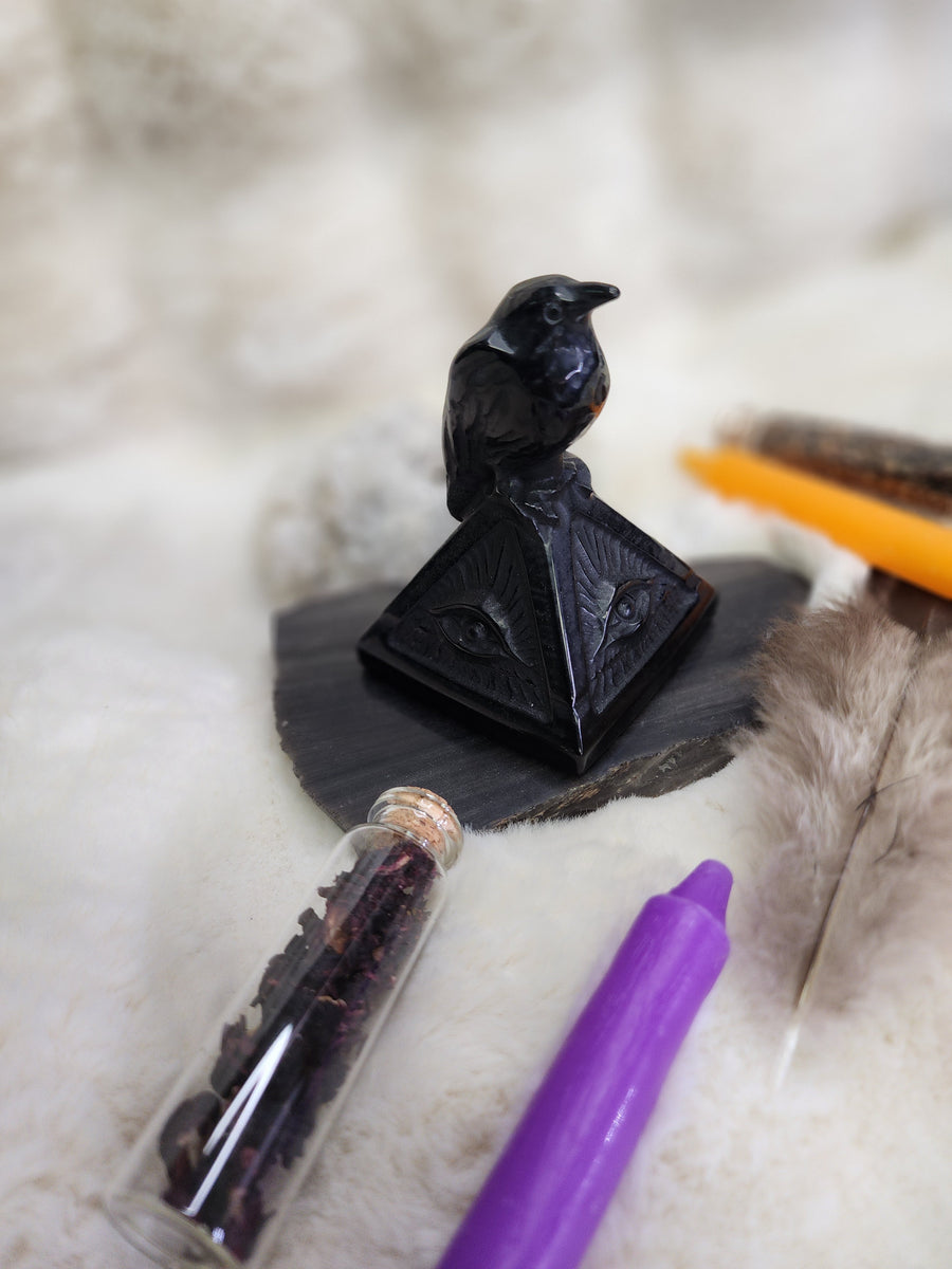 Obsidian raven pyramid – Enchantedforestboutique